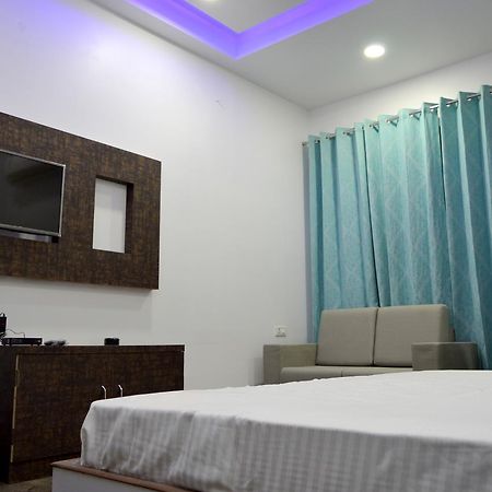 Hotel Taru Inn Ghaziabad Exterior foto