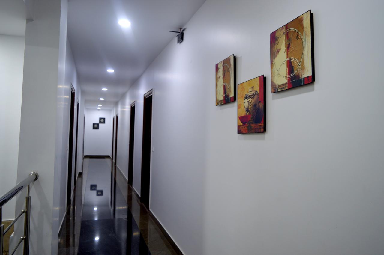 Hotel Taru Inn Ghaziabad Exterior foto