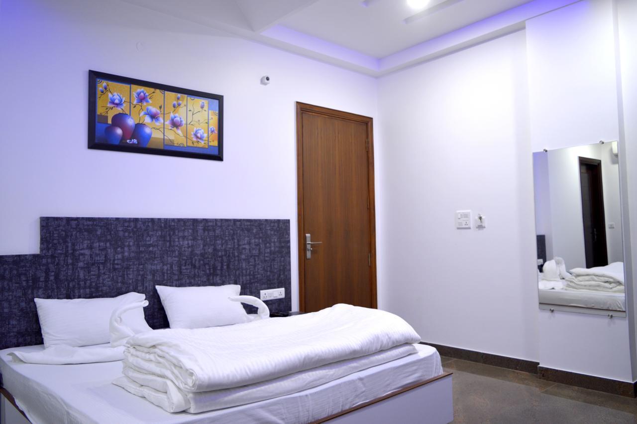Hotel Taru Inn Ghaziabad Exterior foto