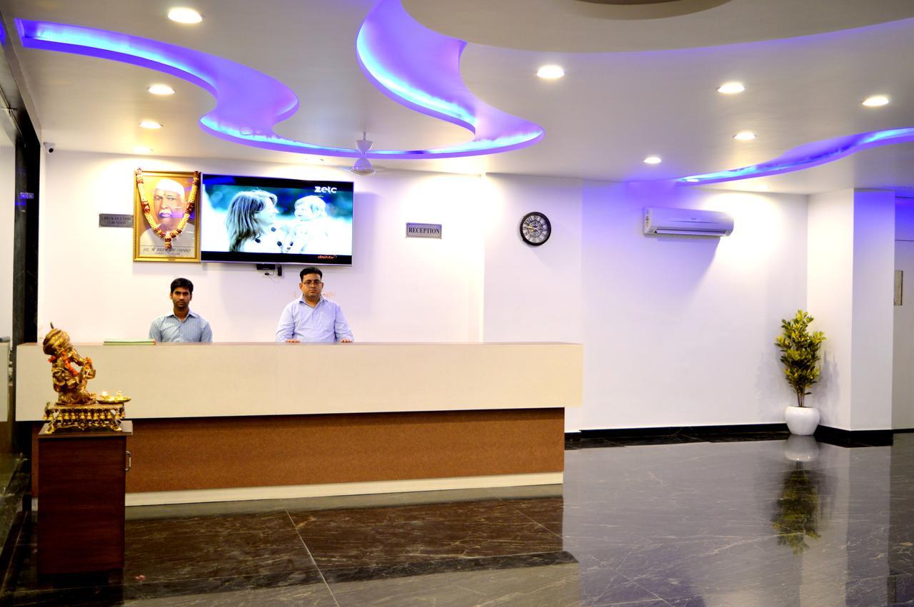 Hotel Taru Inn Ghaziabad Exterior foto